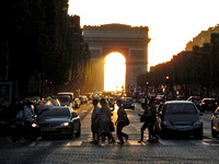 Arc de Triomphe at dusk